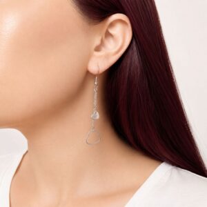 Boucles d'oreilles Cecilia en acier inoxydable argenté avec double cœur suspendu