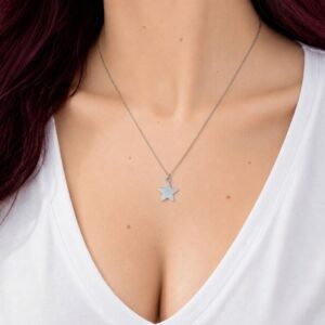 Collier Elia en acier inoxydable argenté avec pendentif étoile.
