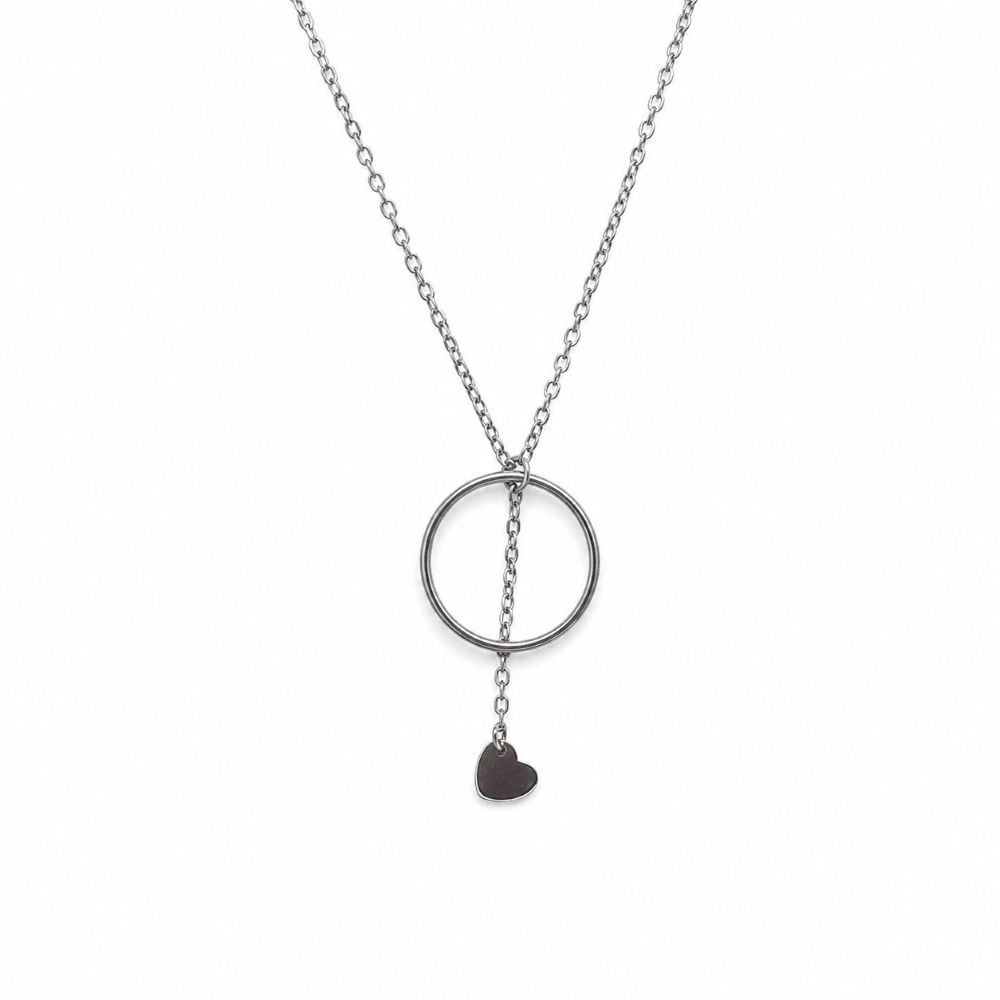 Collier Calyssa en acier inoxydable argenté avec pendentif cœur et chaîne ajustable.