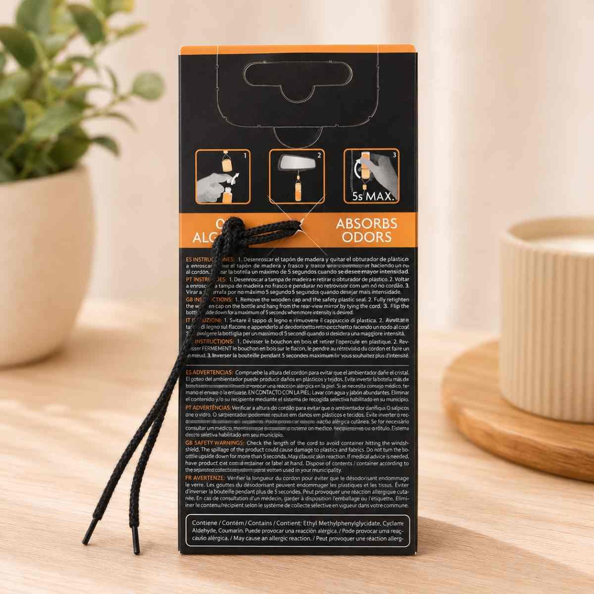 Diffuseur parfum voiture senteur coco 8 ml avec bouchon diffuseur en bois.