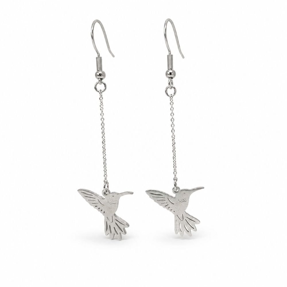Boucles d'oreilles Ciana en acier inoxydable argenté avec pendentif colibri.
