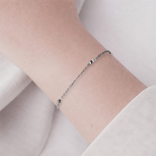 Bracelet fine chaîne femme en acier inoxydable argenté avec fermoir ajustable