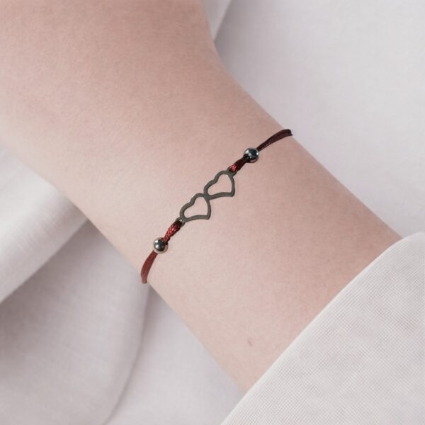 Bracelet double cœur femme en acier inoxydable avec cordon bordeaux ajustable