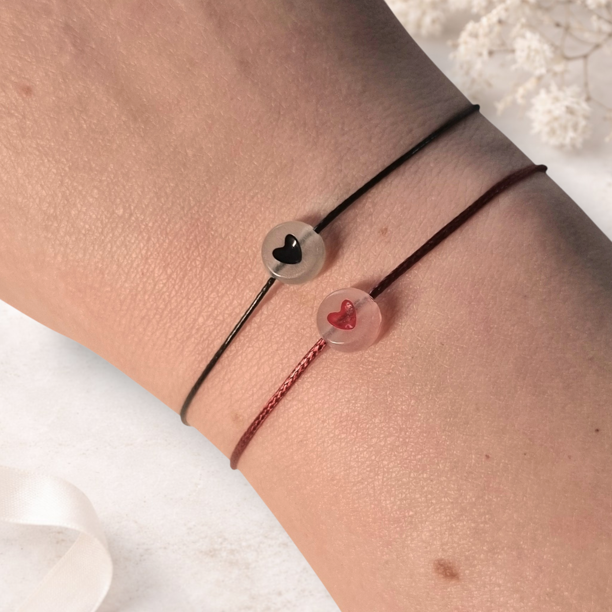 Bracelet Enfant Cœur Phosphorescent ❤️ en acier inoxydable et fil coton ciré multicolore – Floya Boutique