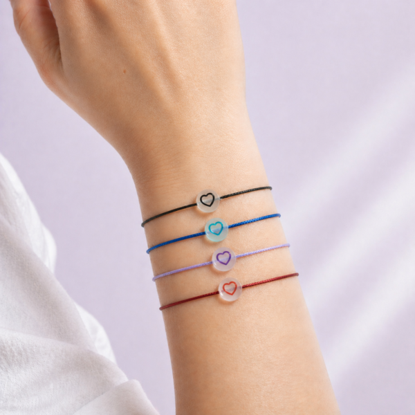 bracelet enfant coeur lumineux qui brille dans le noir
