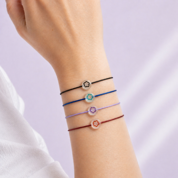 bracelet enfant fleur lumineuse ajustable qui brille dans le noir