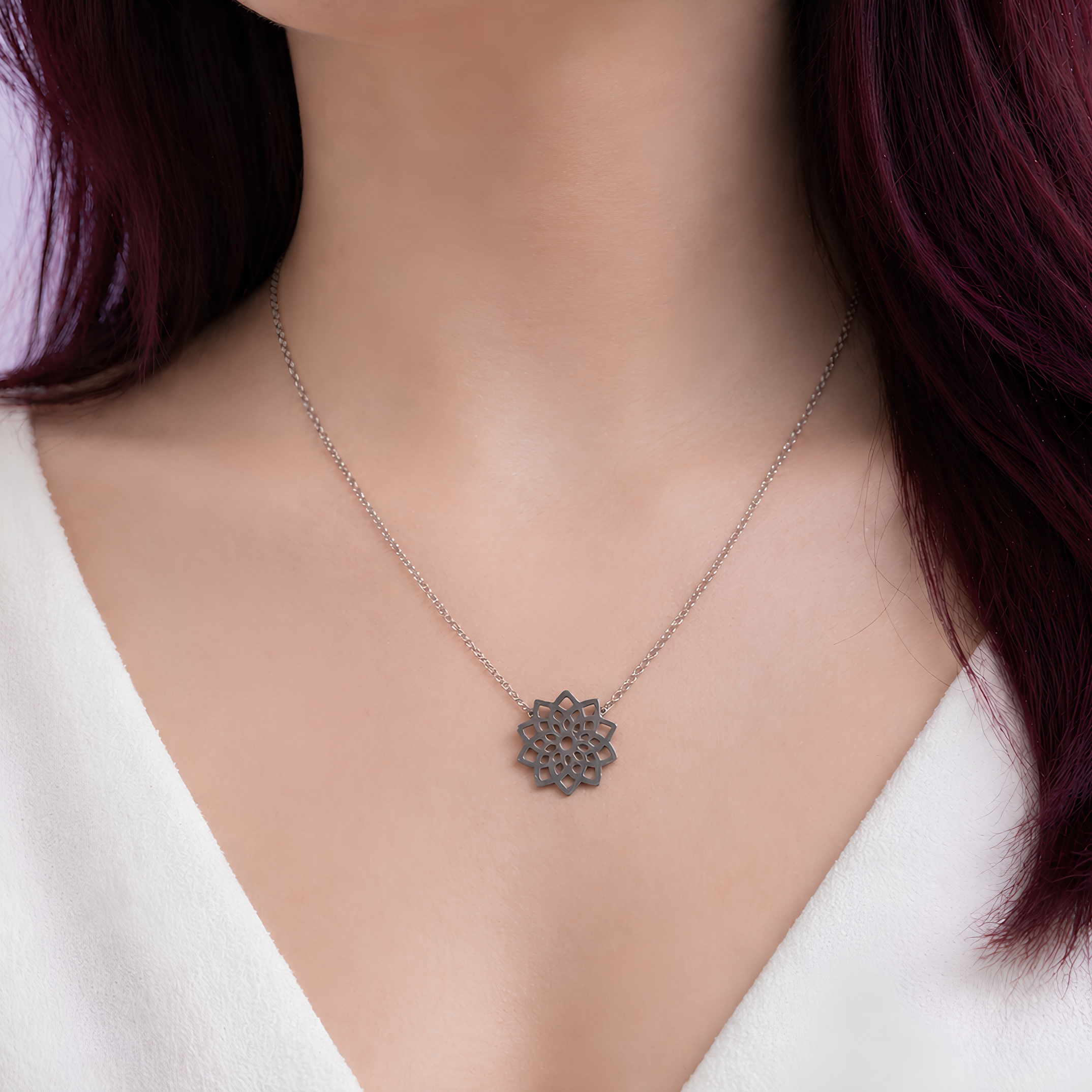 ras de cou fleur acier inoxydable femme collier court